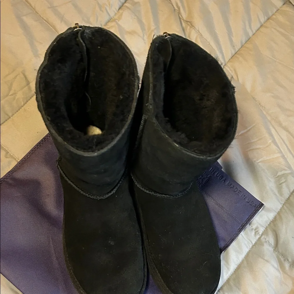 UGG Black Boots with Fur Trim and Zipper - Picture 5 of 6